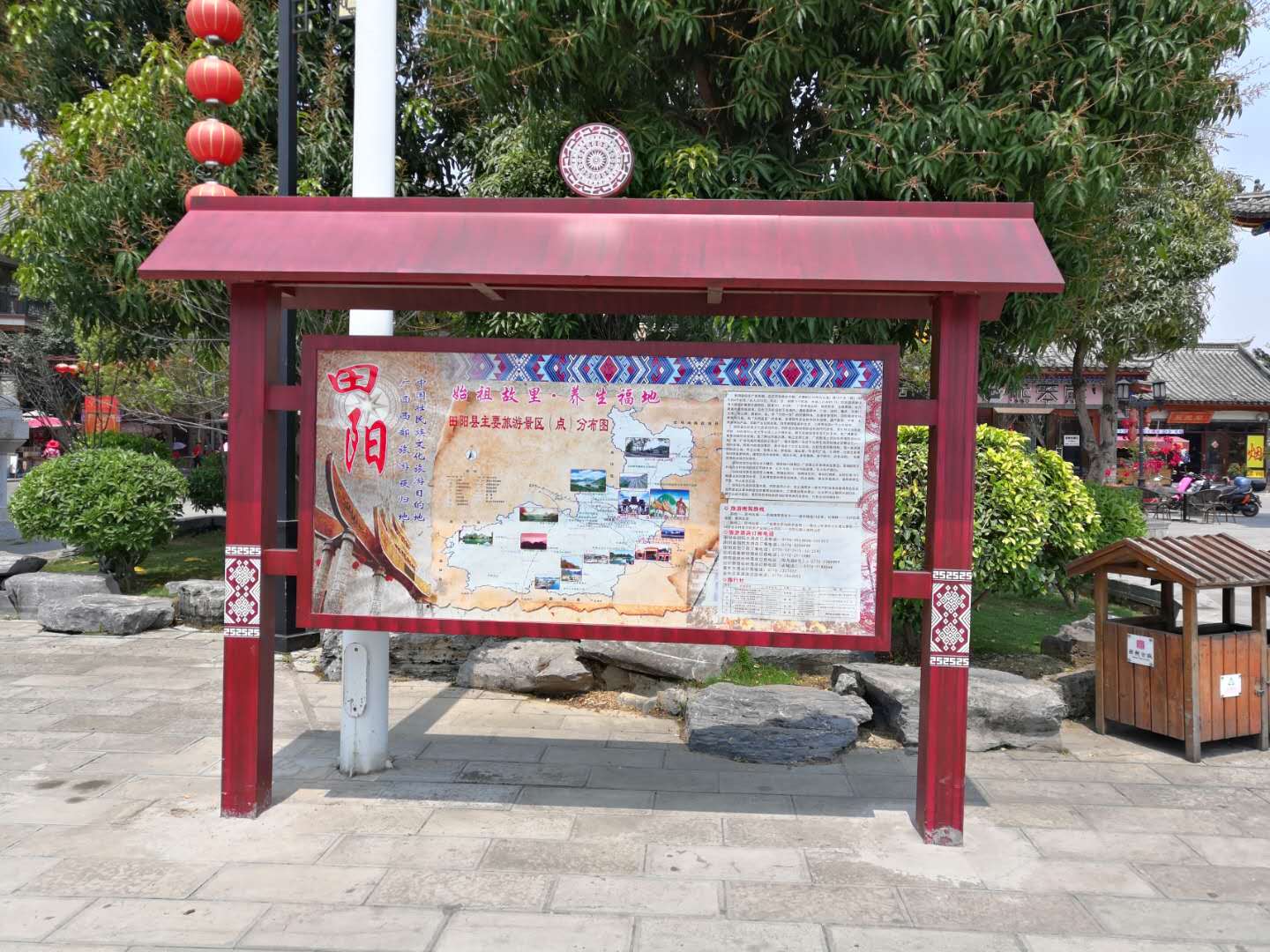 不銹鋼宣傳欄的結(jié)構(gòu)和作用——【巨匠標(biāo)識(shí)，標(biāo)識(shí)制作廠家】