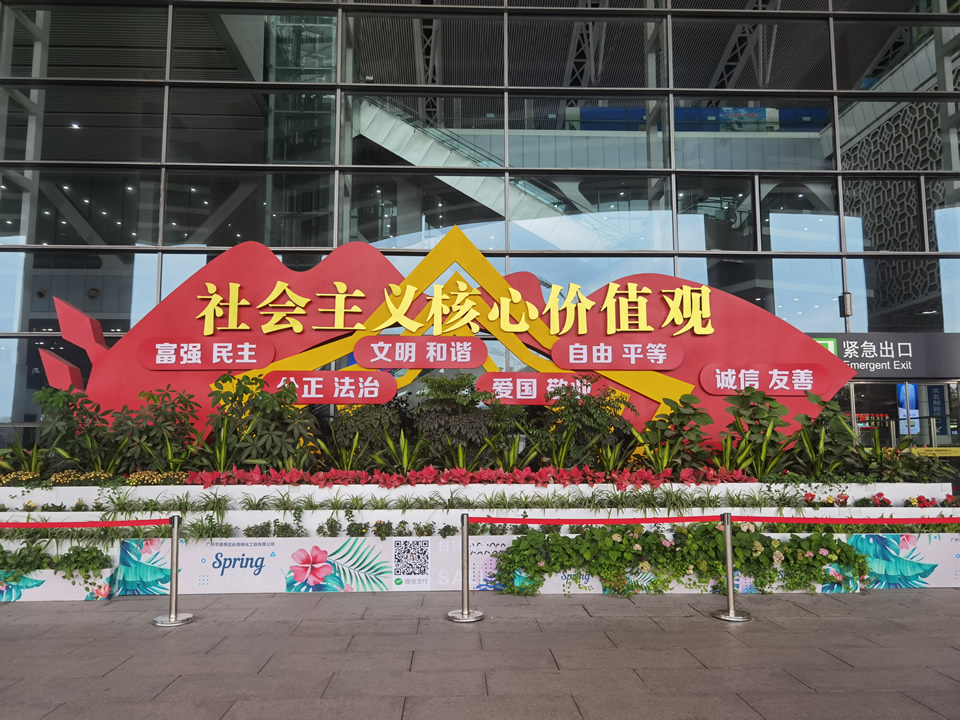 宣傳欄廠家品質(zhì)對比的技巧--【巨匠標(biāo)識，標(biāo)識制作廠家】